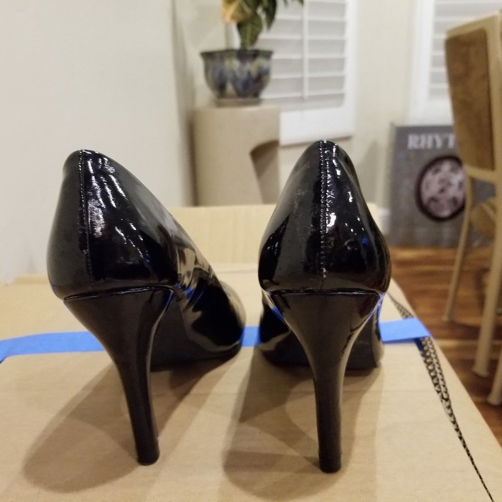 Brand New, never worn Size 6.5, Boston Design 4" p